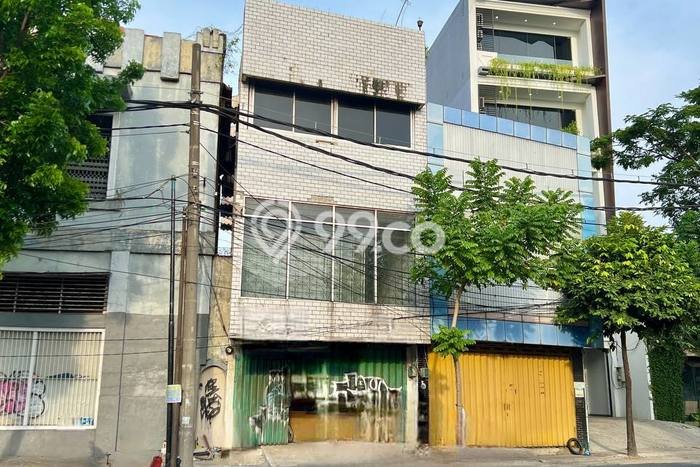 Ruko Lokasi Premium di Surabaya Kota, Luas 270m2m², Ready Operasi Ruko Lokasi Premium di Surabaya Kota, Luas 270m2m², Ready Operasi