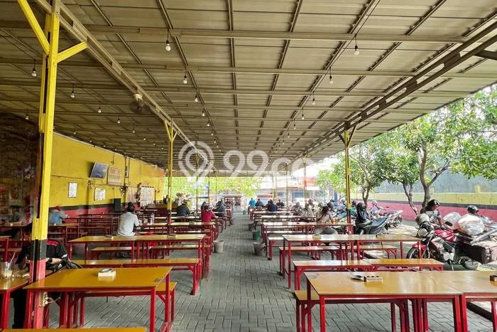 Unit Komersial Disewa Lokasi Waru, Sidoarjo Spesifikasi Luas Bangunan 560m2 Unit Komersial Disewa Lokasi Waru, Sidoarjo Spesifikasi Luas Bangunan 560m2