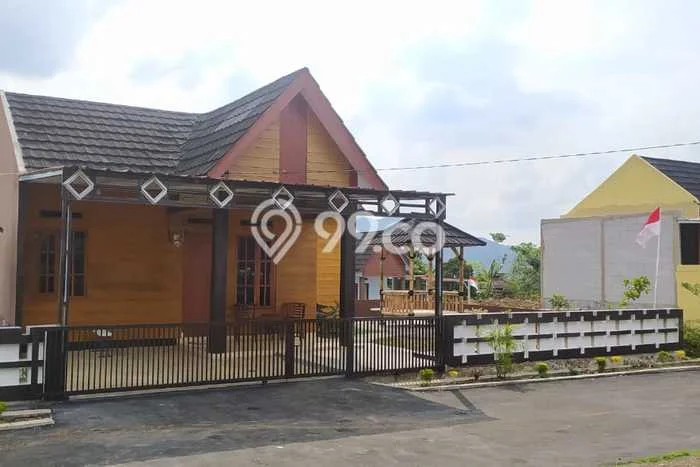 KESEMPATAN TERBAIK! Rumah Asri di Cimaung, Luas 60m2m² LB 36m2m² KESEMPATAN TERBAIK! Rumah Asri di Cimaung, Luas 60m2m² LB 36m2m²