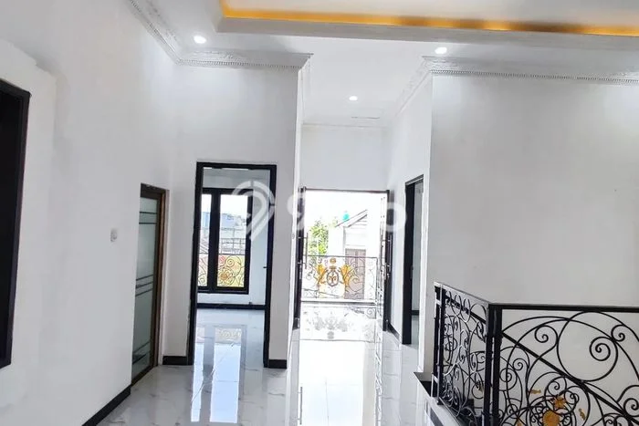 Disewakan! Rumah 5 Kamar Tidur &
3 Kamar Mandi di Pondok Gede, Bekasi Disewakan! Rumah 5 Kamar Tidur &
3 Kamar Mandi di Pondok Gede, Bekasi