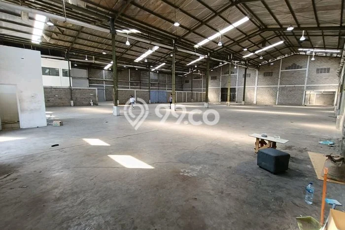 Unit Gudang disewakan di BSD Tangerang Selatan dengan LT 1500m2 / LB 1500m2 Unit Gudang disewakan di BSD Tangerang Selatan dengan LT 1500m2 / LB 1500m2