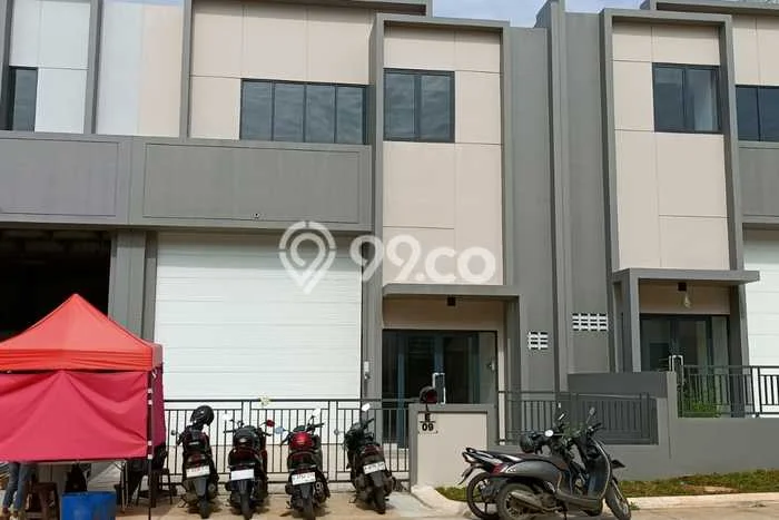 Gudang Disewa di BSD, Tangerang Selatan, LT 180m2 / LB 171m2 Gudang Disewa di BSD, Tangerang Selatan, LT 180m2 / LB 171m2