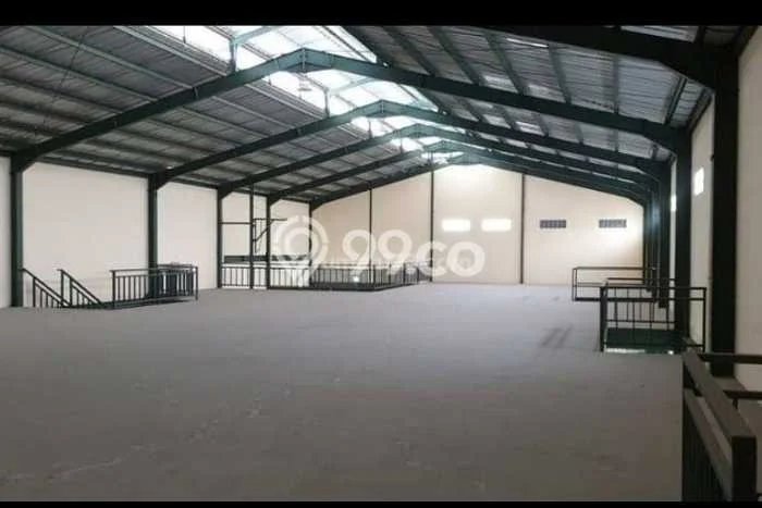 Gudang Disewa di Jakarta Utara dengan LB 1425m2 Area Komersial Ramai Gudang Disewa di Jakarta Utara dengan LB 1425m2 Area Komersial Ramai