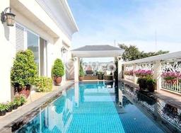 Hunian Mewah LB 250m2 Siap Pakai Desain Elegan di Bintaro, Tangerang Selatan Hunian Mewah LB 250m2 Siap Pakai Desain Elegan di Bintaro, Tangerang Selatan