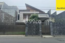 Hot Offer Hunian Mewah Ideal dan Luas di Jambangan, Surabaya Hot Offer Hunian Mewah Ideal dan Luas di Jambangan, Surabaya