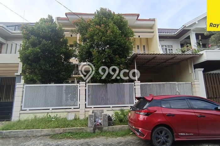 Rumah Mewah Dijual LT 200m2 di Wonocolo, Surabaya Rumah Mewah Dijual LT 200m2 di Wonocolo, Surabaya