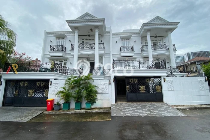 Dijual Rumah Elit Exclusive di Cilandak, Jakarta Selatan Dijual Rumah Elit Exclusive di Cilandak, Jakarta Selatan