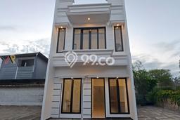 Rumah Nyaman area Jagakarsa, Jakarta Selatan, Luas 67m² LB 110m² Rumah Nyaman area Jagakarsa, Jakarta Selatan, Luas 67m² LB 110m²