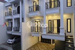 SIAP HUNI! Rumah Asri area Jagakarsa, Luas 83m² LB 242m² SIAP HUNI! Rumah Asri area Jagakarsa, Luas 83m² LB 242m²