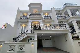 SPECIAL OFFER! Rumah Nyaman area Jagakarsa, LT 108m² Bangunan 240m² SPECIAL OFFER! Rumah Nyaman area Jagakarsa, LT 108m² Bangunan 240m²