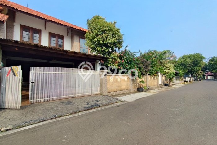 Rumah Strategis di Kramat Jati, Akses ke Kramat Jati, Jakarta Timur, Jakarta Timur - 10 KT Rumah Strategis di Kramat Jati, Akses ke Kramat Jati, Jakarta Timur, Jakarta Timur - 10 KT