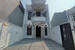 Rumah Terawat di Beji, Depok, Luas Tanah 126m², LB 160m² Rumah Terawat di Beji, Depok, Luas Tanah 126m², LB 160m²