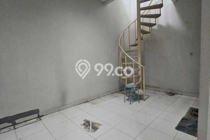 Disewakan! Rumah 3 Kamar Tidur &
2 Kamar Mandi di Modernland, Tangerang Disewakan! Rumah 3 Kamar Tidur &
2 Kamar Mandi di Modernland, Tangerang