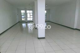 Disewakan Ruko Strategis di Cakung, Luas 250m2m², Pusat Komersial Disewakan Ruko Strategis di Cakung, Luas 250m2m², Pusat Komersial