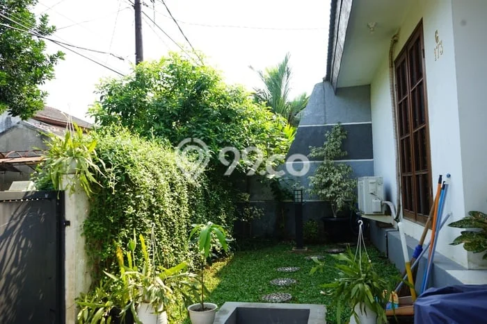 HOT DEAL! Rumah di Cinere, 3 KM, Area Strategis, LT 240m2m² LB 140m2m² HOT DEAL! Rumah di Cinere, 3 KM, Area Strategis, LT 240m2m² LB 140m2m²