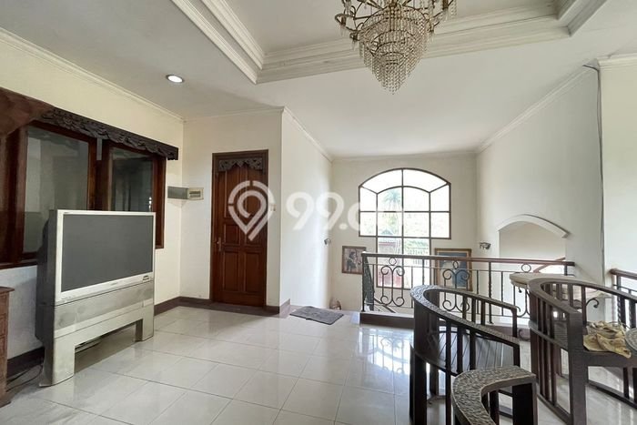 Ready to Use! Premium House LT 350m2 Desain Elegan di Kemang Ready to Use! Premium House LT 350m2 Desain Elegan di Kemang