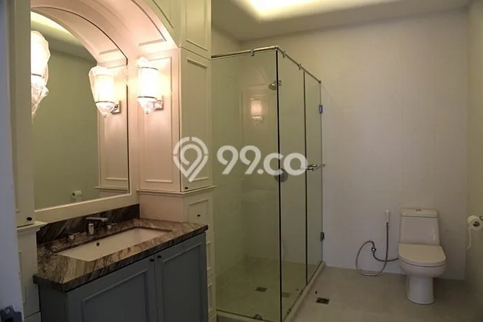 Sewa Rumah Murah di Kemang Jakarta Selatan dengan 4 Kamar Tidur Sewa Rumah Murah di Kemang Jakarta Selatan dengan 4 Kamar Tidur