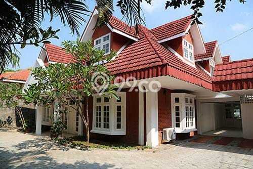 Sewa Rumah Murah di Kemang Jakarta Selatan dengan 4 Kamar Tidur Sewa Rumah Murah di Kemang Jakarta Selatan dengan 4 Kamar Tidur