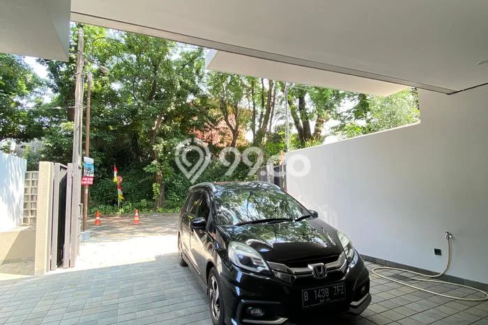 Rumah Luxury Modern Tanpa Renovasi di Pangkalan Jati Depok Rumah Luxury Modern Tanpa Renovasi di Pangkalan Jati Depok