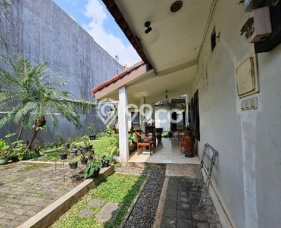 Rumah Eksklusif Siap Huni LT 1760m2 di Cinere, Depok Rumah Eksklusif Siap Huni LT 1760m2 di Cinere, Depok