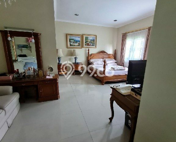 Rumah Eksklusif Siap Huni LT 1760m2 di Cinere, Depok Rumah Eksklusif Siap Huni LT 1760m2 di Cinere, Depok