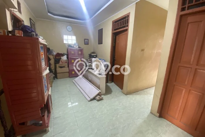 Rumah Luas Asri 3 KT Siap Pakai di Pangkalan Jati Depok Rumah Luas Asri 3 KT Siap Pakai di Pangkalan Jati Depok