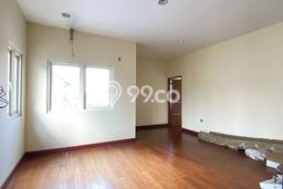 Peluang Investasi! Kost Dijual di Cinere, Depok, 16 KT, 6 KM, Luas 400m2 Peluang Investasi! Kost Dijual di Cinere, Depok, 16 KT, 6 KM, Luas 400m2