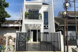 For Sale Rumah 4 Kamar Lokasi Strategis Bagus dan Strategis di Cinere For Sale Rumah 4 Kamar Lokasi Strategis Bagus dan Strategis di Cinere