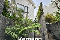 Hunian Mewah LB 650m2 Siap Pakai Desain Elegan di Kemang, Jakarta Selatan Hunian Mewah LB 650m2 Siap Pakai Desain Elegan di Kemang, Jakarta Selatan