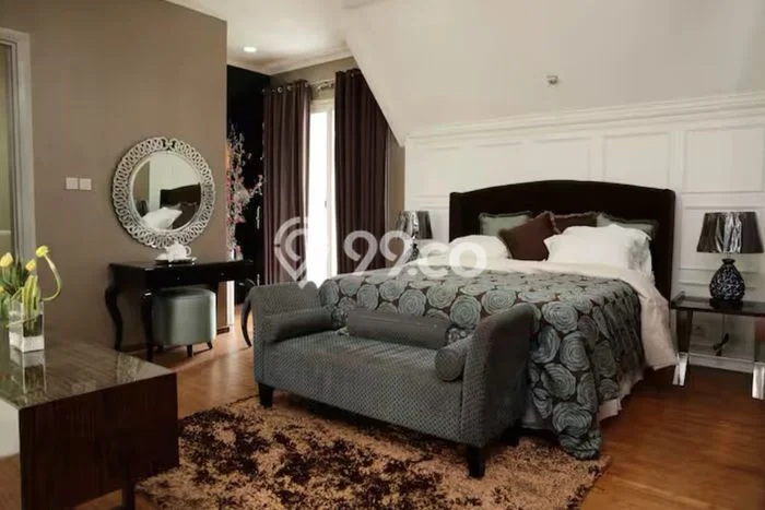 Disewakan! Rumah 4 Kamar Tidur &
5 Kamar Mandi di Senayan, Jakarta Pusat Disewakan! Rumah 4 Kamar Tidur &
5 Kamar Mandi di Senayan, Jakarta Pusat
