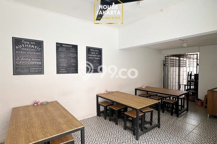 LOKASI STRATEGIS! Komersial Kawasan Menteng, Luas 215m², Keramaian Tinggi LOKASI STRATEGIS! Komersial Kawasan Menteng, Luas 215m², Keramaian Tinggi