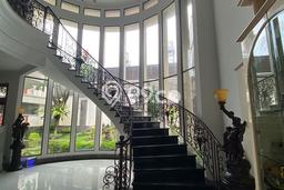 Rumah Mewah Dijual LT 600m2 di Batununggal, Bandung Rumah Mewah Dijual LT 600m2 di Batununggal, Bandung