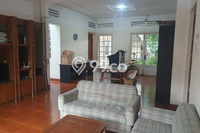Lokasi terbaik! Rumah siap huni dikontrakkan di Coblong LB 250m2 Lokasi terbaik! Rumah siap huni dikontrakkan di Coblong LB 250m2