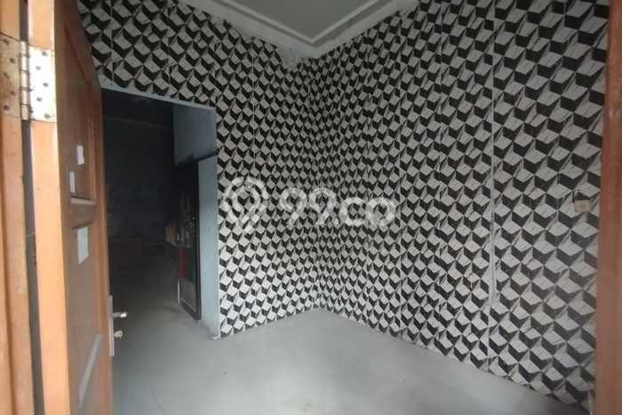 Rumah Sederhana Dijual Lokasi Telukjambe Timur 3 Kamar dengan LT 60m2 Rumah Sederhana Dijual Lokasi Telukjambe Timur 3 Kamar dengan LT 60m2