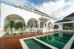 DIJUAL! Vila Kawasan , Luas 528m2m², Posisi Premium DIJUAL! Vila Kawasan , Luas 528m2m², Posisi Premium