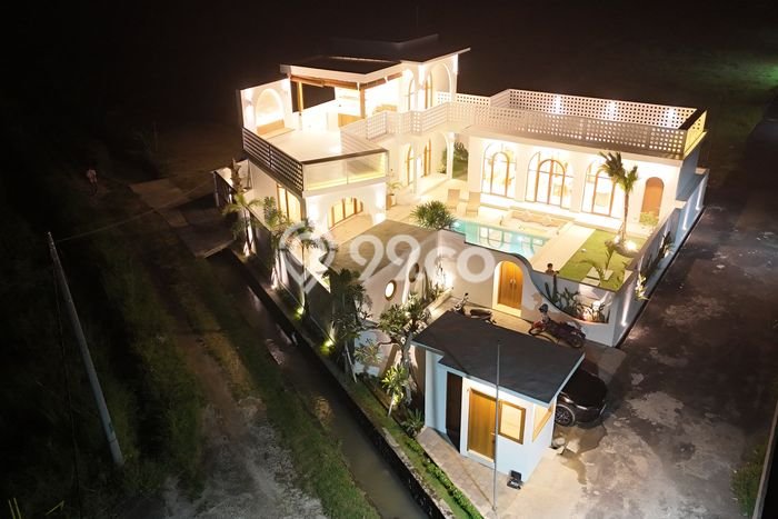 FOR SALE! Vila Kawasan , Area 400m2m², Lokasi Strategis FOR SALE! Vila Kawasan , Area 400m2m², Lokasi Strategis