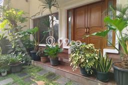 Lokasi strategis! Rumah siap huni dikontrakkan di Kelapa Gading LB 400m2 Lokasi strategis! Rumah siap huni dikontrakkan di Kelapa Gading LB 400m2