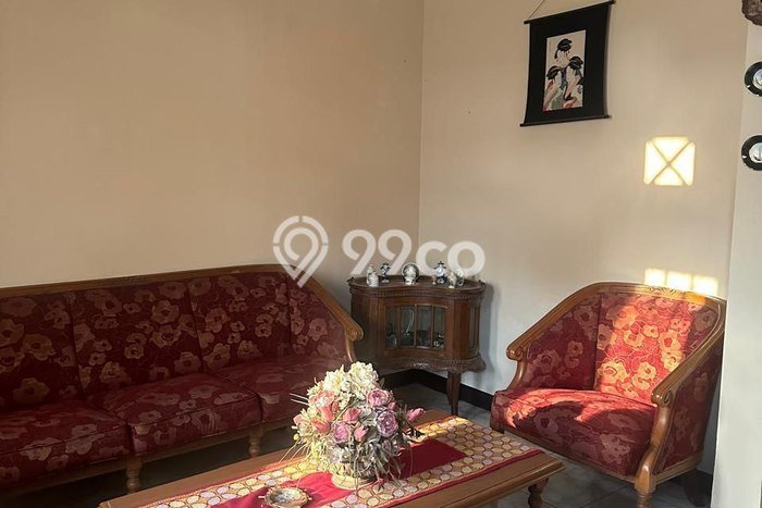 Rumah Terawat kawasan , Bandung, Luas 180m2m² LB 300m2m² HARGA MENARIK! Rumah Terawat kawasan , Bandung, Luas 180m2m² LB 300m2m² HARGA MENARIK!