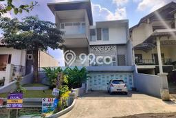 Ready to Use! Premium House LT 535m2 Desain Elegan di Dago Ready to Use! Premium House LT 535m2 Desain Elegan di Dago