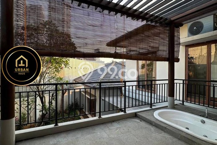Rumah Modern Tropical Townhouse Area Premium Dekat Mall Kemang Rumah Modern Tropical Townhouse Area Premium Dekat Mall Kemang