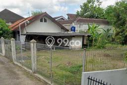 Lahan Dijual Lokasi Strategis di Sleman dengan Luas 306m2 Lahan Dijual Lokasi Strategis di Sleman dengan Luas 306m2