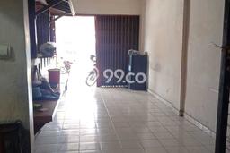 Ruko untuk disewa di Gamping punya LT 140m2 & LB 140m2 harga sewa kompetitif Ruko untuk disewa di Gamping punya LT 140m2 & LB 140m2 harga sewa kompetitif