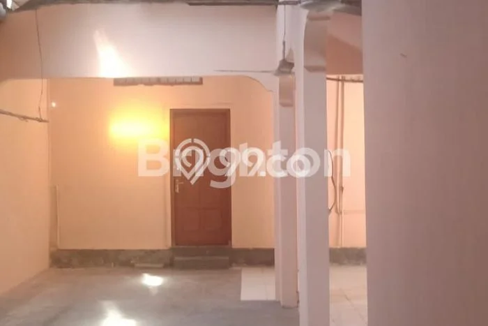 LOKASI STRATEGIS! Gudang di Bantul, Luas 185m², Potensi Tinggi LOKASI STRATEGIS! Gudang di Bantul, Luas 185m², Potensi Tinggi