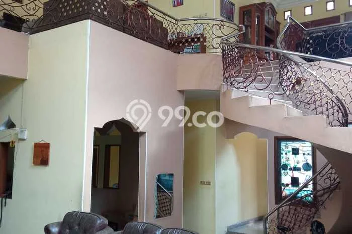 Rumah Luxury Modern Tanpa Renovasi di Joglo Jakarta Barat Rumah Luxury Modern Tanpa Renovasi di Joglo Jakarta Barat