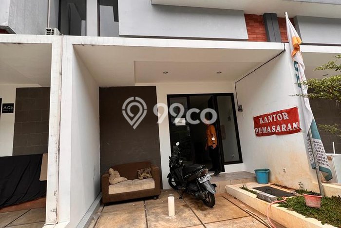 Rumah Luas Asri 3 KT Siap Pakai di Bintaro Tangerang Selatan Rumah Luas Asri 3 KT Siap Pakai di Bintaro Tangerang Selatan