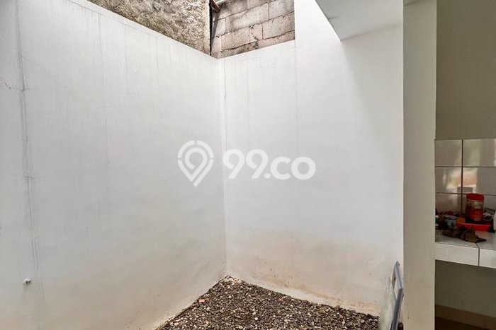 Rumah Luas Asri 3 KT Siap Pakai di Bintaro Tangerang Selatan Rumah Luas Asri 3 KT Siap Pakai di Bintaro Tangerang Selatan