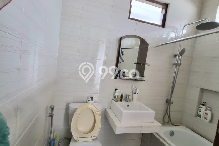 Hunian Premium di Tangerang Selatan Lokasi Strategis Kondisi Baik Hunian Premium di Tangerang Selatan Lokasi Strategis Kondisi Baik