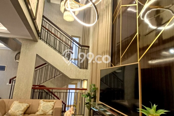 Rumah Mewah LB 262m2 Siap Pakai Desain Elegan di BSD City, Tangerang Rumah Mewah LB 262m2 Siap Pakai Desain Elegan di BSD City, Tangerang