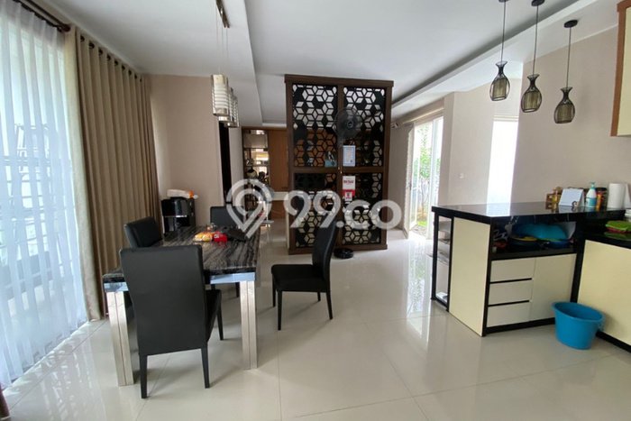 Rumah Eksklusif Dijual LT 375m2 di Sambikerep, Surabaya Rumah Eksklusif Dijual LT 375m2 di Sambikerep, Surabaya