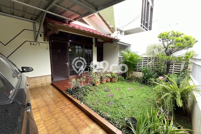 Rumah Elit Modern Siap Huni di Puri Indah Jakarta Barat Rumah Elit Modern Siap Huni di Puri Indah Jakarta Barat